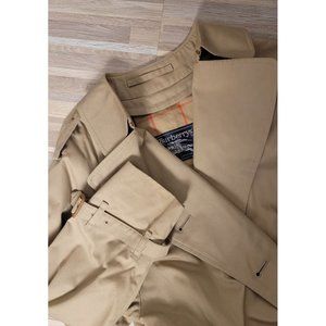 Vintage 1980s Burberrys of London Women's Trench Coat, Size 10 X-Long, EXCELLENT